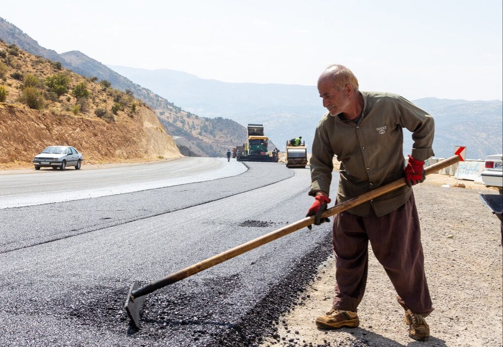بازسازی راه‌های مناطق سیل‌زده لرستان با تدبیر دولت پایان یافت