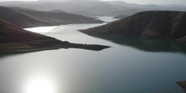 سنندج؛ غیزانیه کردستان/ پاسکاری «طعم و بوی بد آب شرب» در ادارات