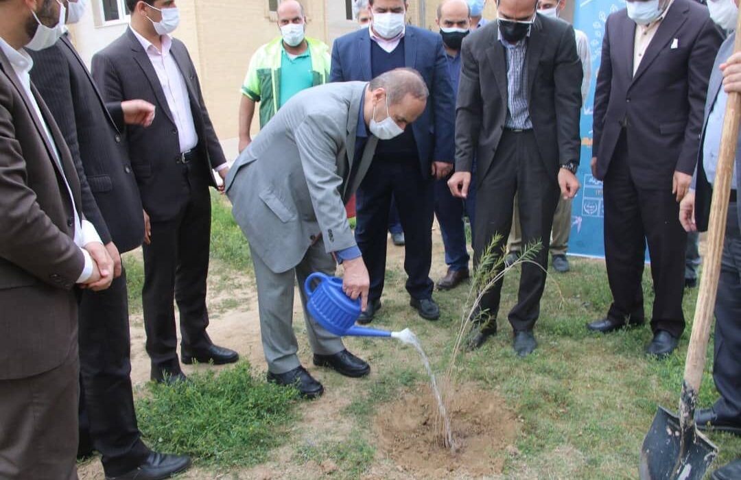 موفقیت خوزستان در زمینه توسعه فضای سبز و بیابان زدایی است