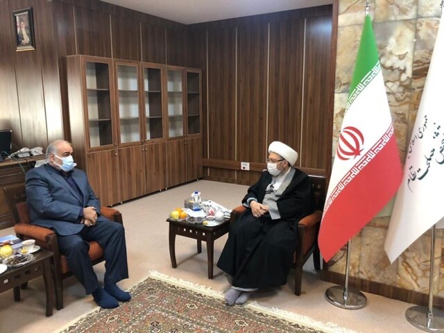 استاندار کرمانشاه در دیدار با رییس مجمع تشخیص مصلحت نظام موضوع تصویب منطقه آزاد قصرشیرین را پیگیری کرد