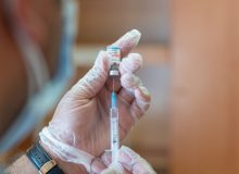 محدودیت سنی تزریق واکسن کرونا در بروجرد برداشته شد