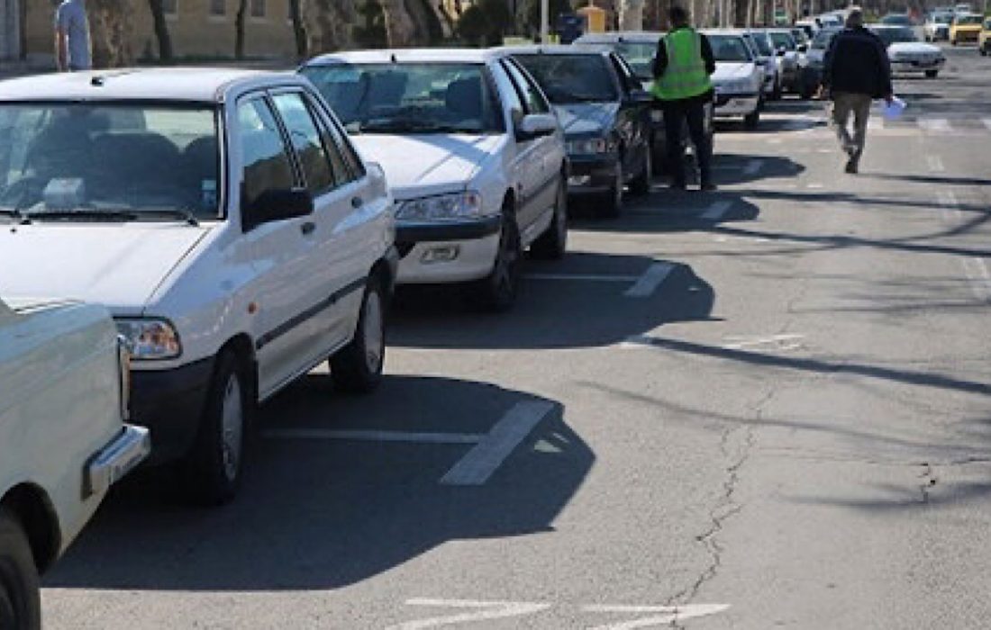 معضل پارک خودرو در خیابان‌های بروجرد و ضرورت اجرای طرح “پارکبان”