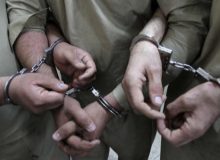 دستگیری ۲ نفر از خرده فروشان مواد مخدر درآبدانان