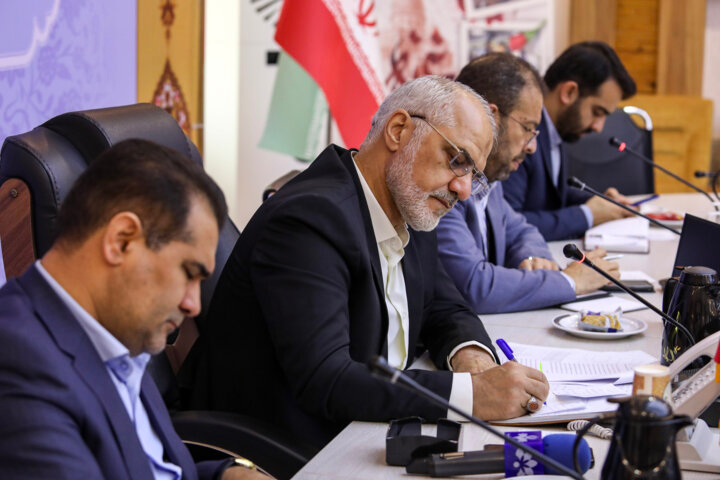 برنامه ریزی راه‌اندازی بورس کالا در خوزستان/تغییر ۲۰ مدیر کل و ۱۱ فرماندار