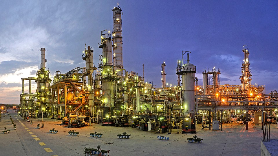 آقای استاندار؛ شهرستان دهلران به دستور وزیر نفت ظرفیت ایجاد هنرستان نفت و گاز را دارد