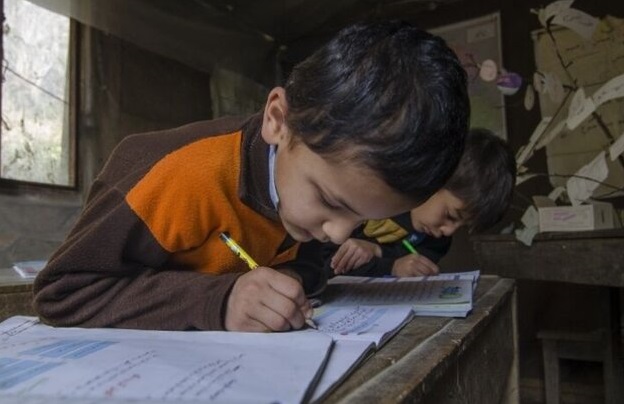 نیکوکار خارج از کشور سرپرستی ۱۰۰ کودک یتیم ایلامی را بر عهده گرفت