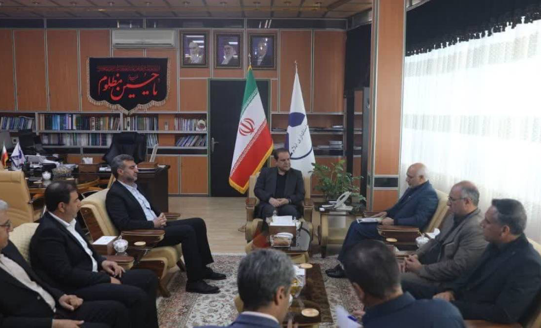 مدیر و معاونین امور مالیاتی استان به مناسبت هفته فرهنگ مالیاتی با استاندار ایلام دیدار کردند