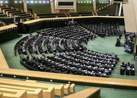 نامه ۷۱ نماینده به سران قوا: سلاح هسته‌ای بسازیم و نگه داریم؛ استفاده از آن بحث دیگری است