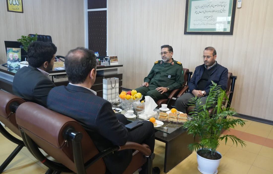 باید تلاش کنیم سرانه مطالعه را در جامعه افزایش دهیم