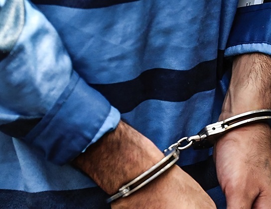 قاچاقچی مواد صنعتی پیش از خروج از کشور در مرز مهران به دام افتاد