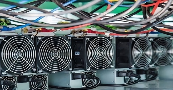 کشف دو دستگاه ماینر قاچاق در ایلام