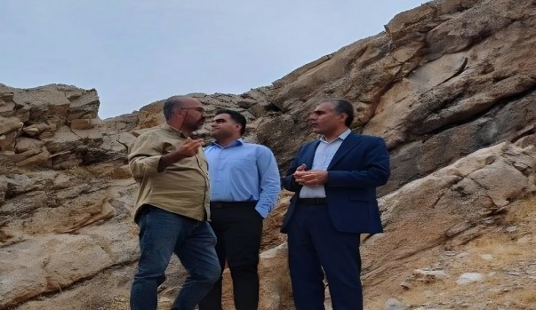 فرایند کاوش معادن سنگ هخامنشی آبدانان سرعت می‌گیرد