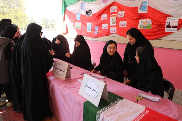 فیلم| آغاز انتخابات شورای دانش‌آموزی در ۹۰۰ مدرسه ایلام