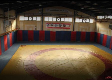 درگیری فیزیکی دو مربی در سالن کشتی نهاوند