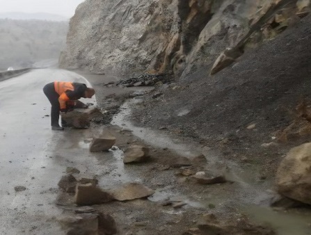 انجام ریزشبرداری در ۲۵ مقطع از محورهای ایلام/ مشکلی در تردد وجود ندارد