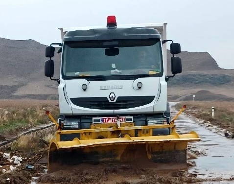 تمامی محورهای ایلام باز است/ تردد در استان بدون مشکل جریان دارد