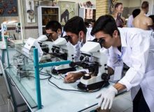 رقابت دانش‌آموزان نخبه علوم تجربی کشور در ایلام