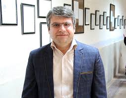 عرضه رایگان ۱۸ هزار نسخه کتاب وجین شده در نمایشگاه دانشگاه ایلام