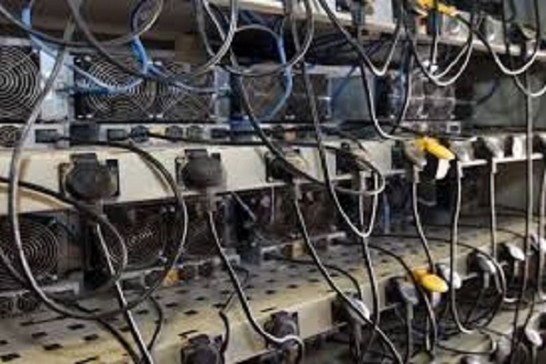 کشف ۵دستگاه ماینر استخراج ارز دیجیتال در ملکشاهی