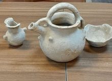 اهدای سه شیء تاریخی مربوط به عصر آهن به ادارهکل میراثفرهنگی استان ایلام